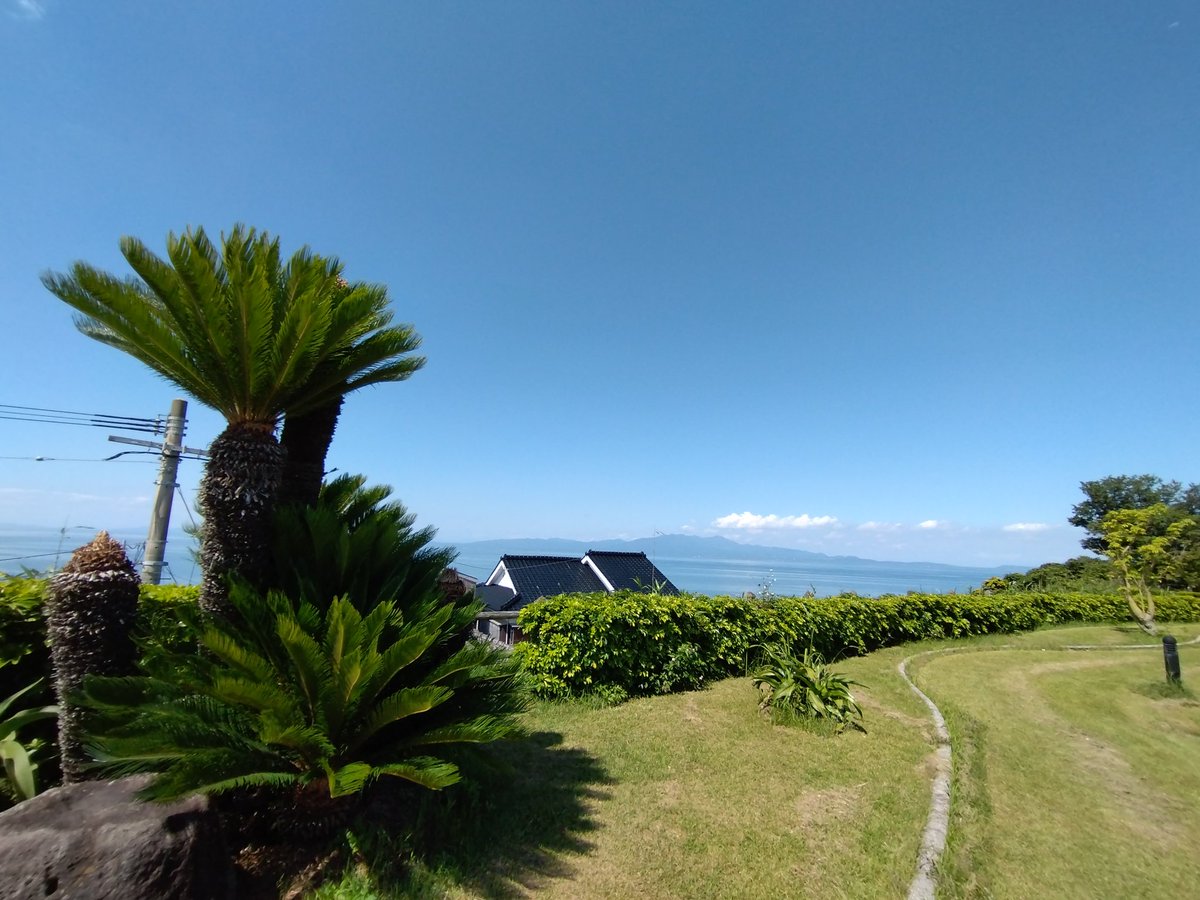 鹿児島県🌋指宿市に来ています、、、日差しが早くも夏休み感ありです🫠🔥 #ミシマカメラ