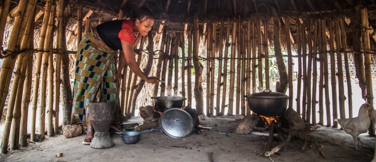 #DYK Sub-Saharan #Africa, home to 15% of the world's population, uses over 34% of traditional cooking fuels & tech. This trend poses grave risks to present & future human capital: wrld.bg/E4f650Rvtbh

 #CleanCooking #HealthierFutures 🔥