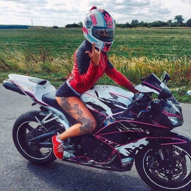 Honda CBR
#BikerGirl