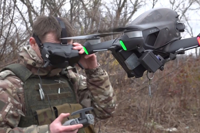 dailydefense6's tweet image. New Upgraded Triton Anti-FPV Drone System Deployed by Russian Troops in Ukraine

defensemirror.com/news/36787/New…

#Tritontank #antiFPV #dronesystem
#LaboratoryPPSh #Oslomenko #quadbikes #seaboats #FPVdrones #Tigr #Taifun #Kamaz #LPD_801 #LPD_802 #ewsystem