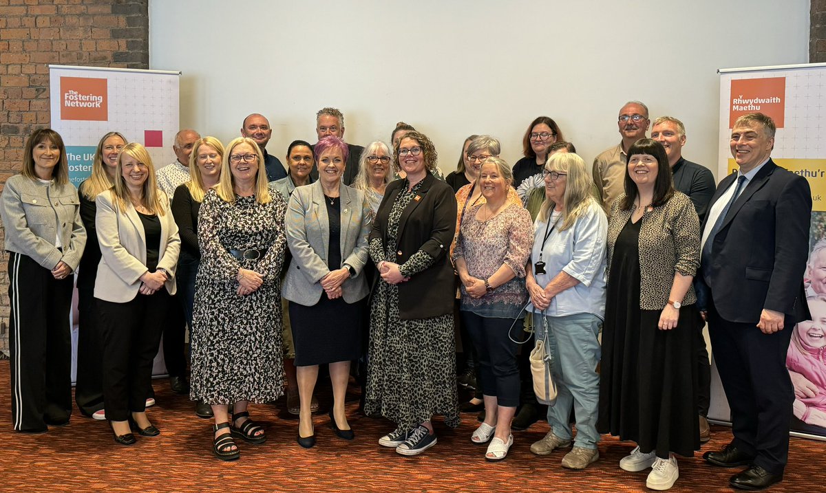 It was a pleasure to meet a group of foster carers yesterday at @fosteringnet Roundtable to discuss both the joys and challenges of fostering. Inspirational people, providing loving and safe homes for some of our most vulnerable children. #FosteringMoments @WGHealthandCare