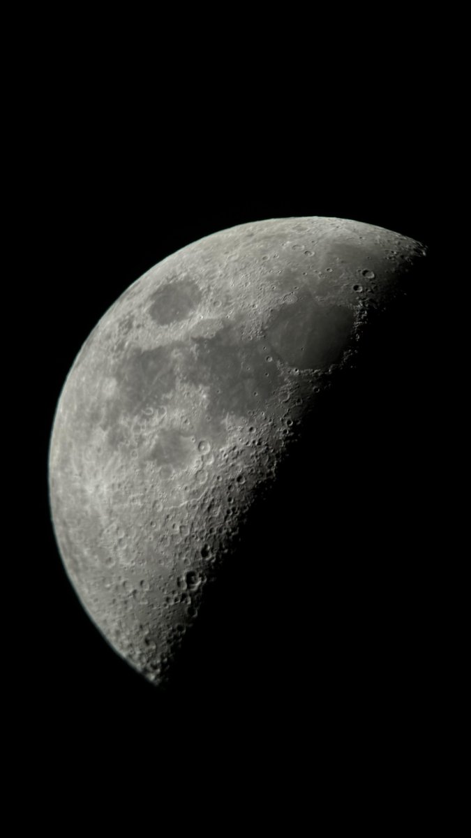 Tonight's moon [by No_Illustrator1501]
  
 #astronomy #astrophotography