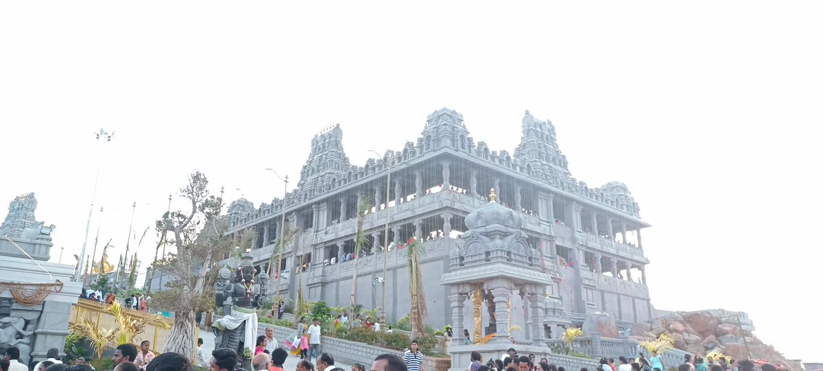 Swarnagiri Sri Venkateswara Swamy temple 🙏

#Yadadri 

#Bhuvanagiri

Govinda Govinda 🙏 
#OmNamoNarayananNamah 🙏