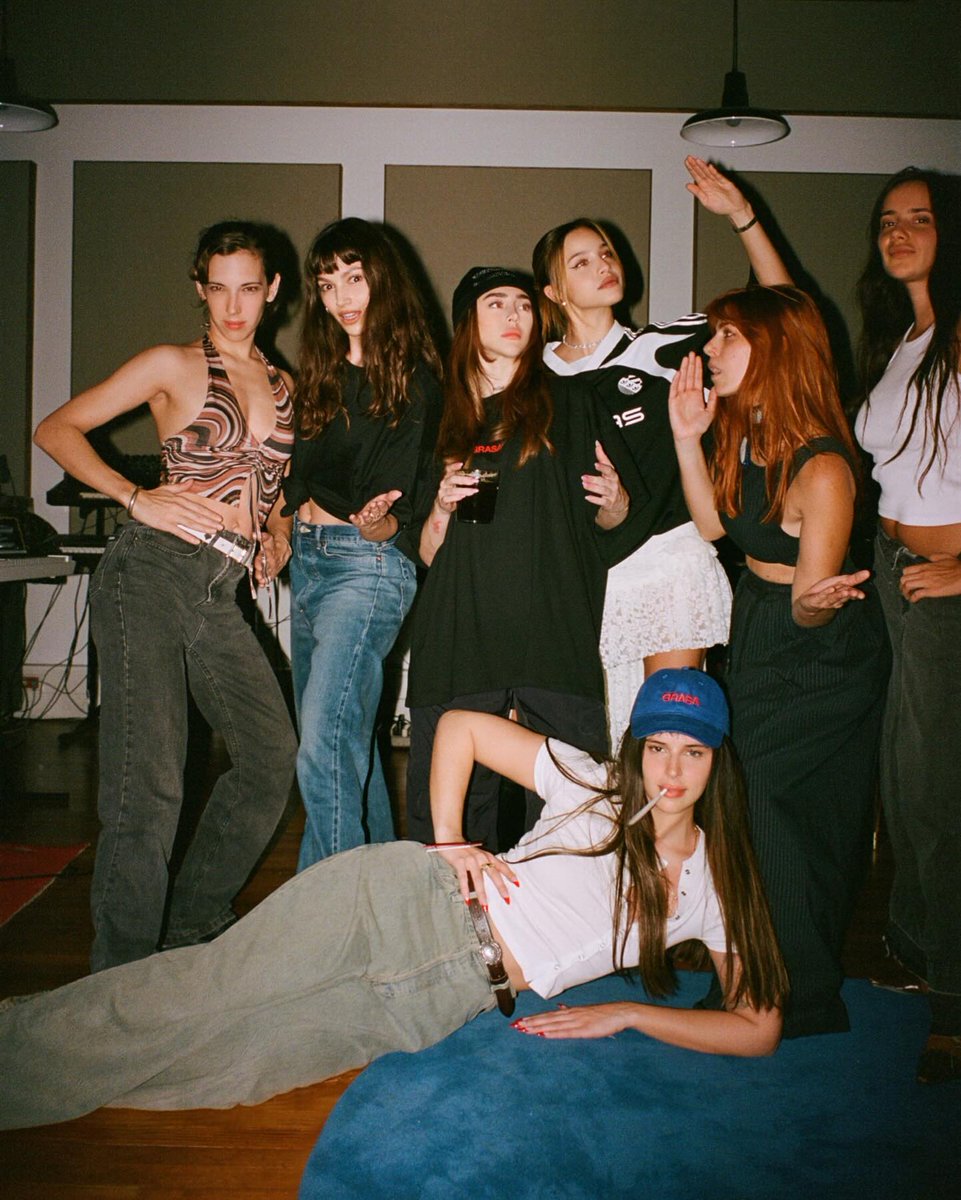 Fleek_Mag's tweet photo. 🔊 NATHY PELUSO junta a muchos amigos en una LISTENING PARTY de GRASA en ARGENTINA https://t.co/KBkDxW8ryB