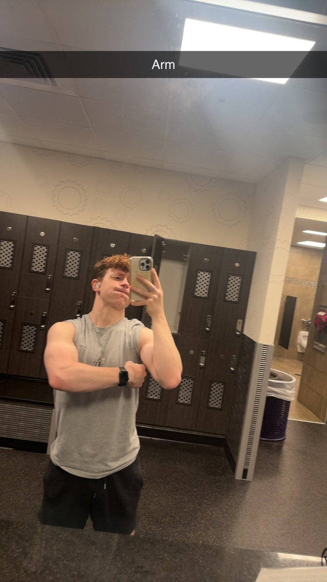 Ryder_Goodmanxx's tweet photo. Been gymmin lots recently😩 https://t.co/mKVj7NEsgT