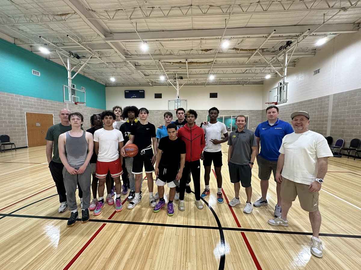 Big shout out and thank you to @CoachKPearce from @StMUmbb for taking time out of his precious schedule to attend our @ProSkillsSATX 17u workout tonight #OnAMission #BeAboutIt #JustUs