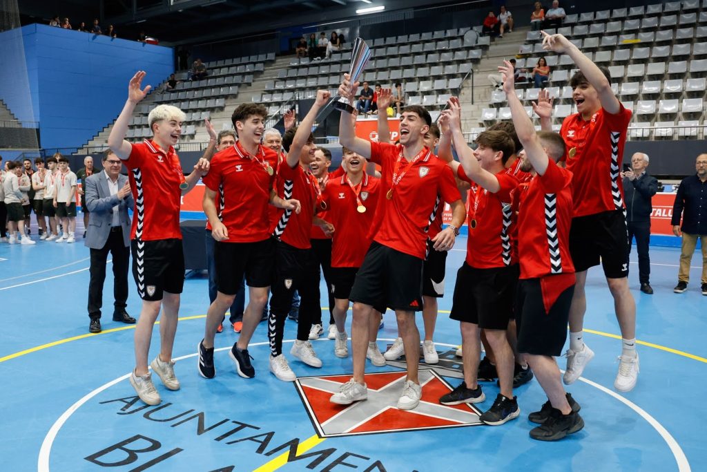 🏑 L’<a href="/IgualadaHC/">Igualada Hoquei Club</a> júnior, campió de Catalunya
👉🏼radioigualada.cat/lacarta/ligual…