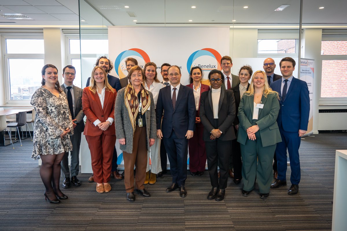 Nous avons été ravis d'accueillir un nouveau groupe de stagiaires diplomates belges dans notre maison Benelux. Le SGA @TilemansMichelles a informés des actions tangibles de l'Union #Benelux au bénéfice des citoyens et des entreprises 🇧🇪🇳🇱🇱🇺. #BNL2024BE