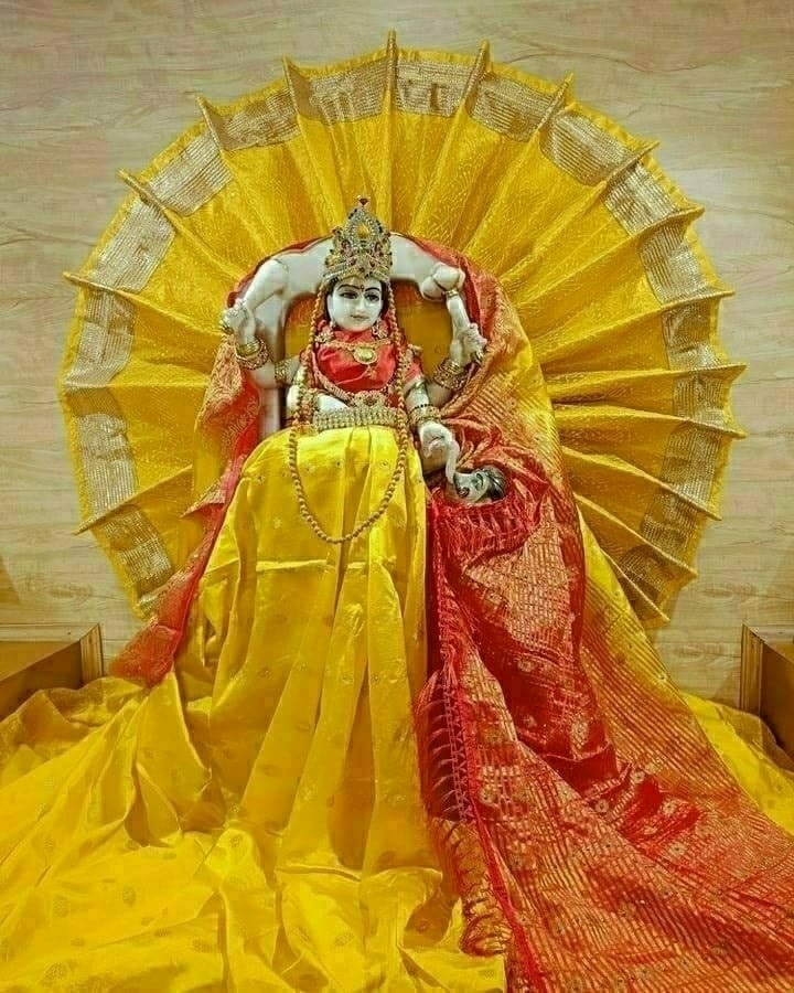 Maa Baglamukhi has the power to destroy all kinds of obstacles and negative energies.