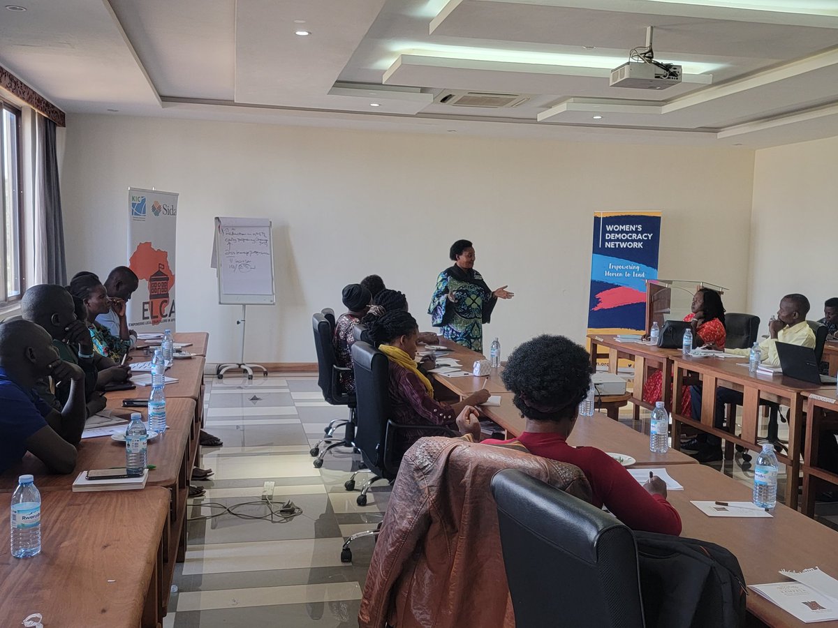 On day 3 of the WDN-U&KIC training, women&youth councilors are discussing resources that are imp for them including themselves esp their personality&how they nurture their leadership,family, friends,technology,money,political party,time @wdn_africa @wdn @uwonet @FOWODE_UGANDA