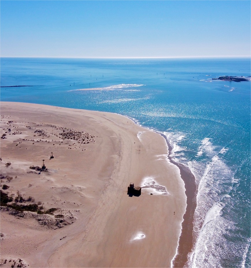 ¿Qué visitar en San Fernando? ¿Aparte de disfrutar de su increíble gastronomía, naturaleza y mucho más? 😀 Aquí está: cronista.com/espana/viajes-… Vía @Cronistacom @Sfdoturismo @diputacioncadiz Foto: Punta del Boquerón, San Fernando - Autor: Alfonso Domecq Vela-Barca.