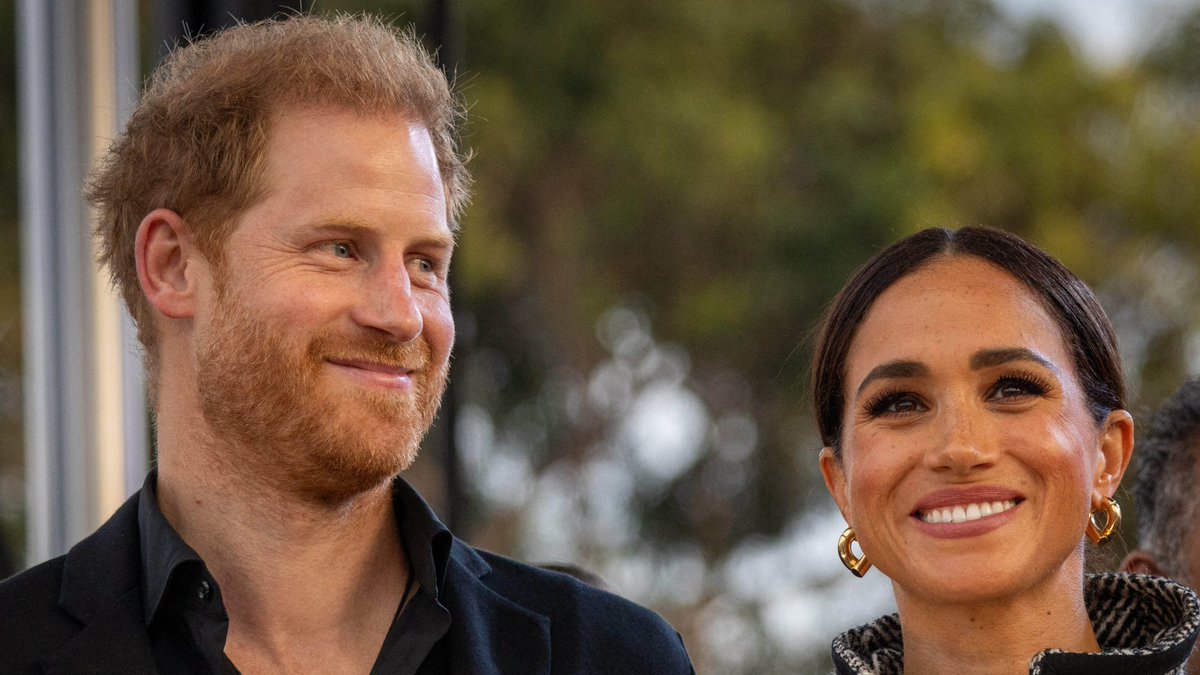 Le prince Harry et Meghan Markle dans la tourmente : leur fondation est jugée “délinquante” aux yeux de la loi ! dlvr.it/T6vJZt