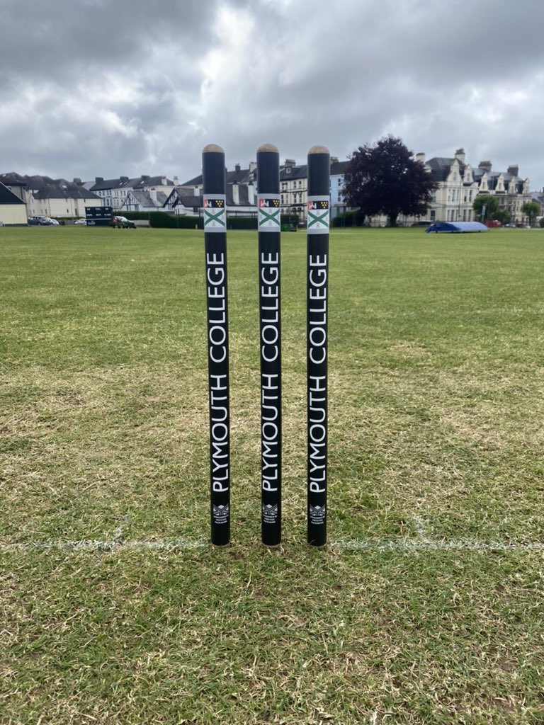 A huge thank you to @prestigepkg for the @PlymColSport branded stumps 👑