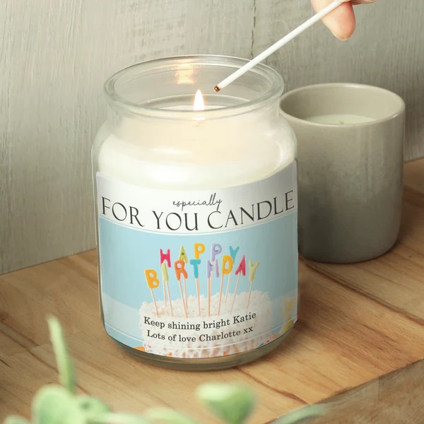 Scented with French vanilla & with a label personalised with your own message, this large jar candle would make a great birthday gift for someone  lilybluestore.com/products/perso…

#birthday #candles #giftideas #shopindie #elevenseshour #mhhsbd #earlybiz