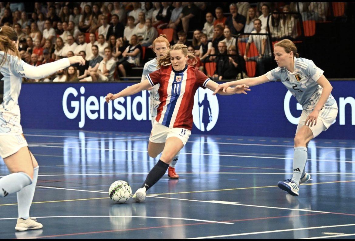 🇳🇴🇧🇪 2-1 futsal @leahvanderweel