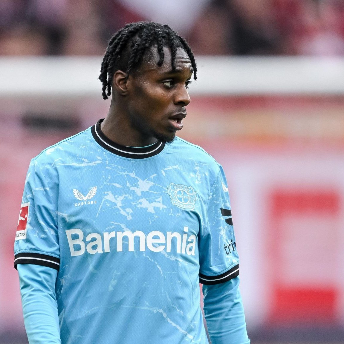 🚨 Jeremie Frimpong is leaning towards leaving Beyer Leverkusen in the summer. Real Madrid, Manchester City, Arsenal and Manchester United are keen to take advantage of his £35m release clause. (Source: Bild)