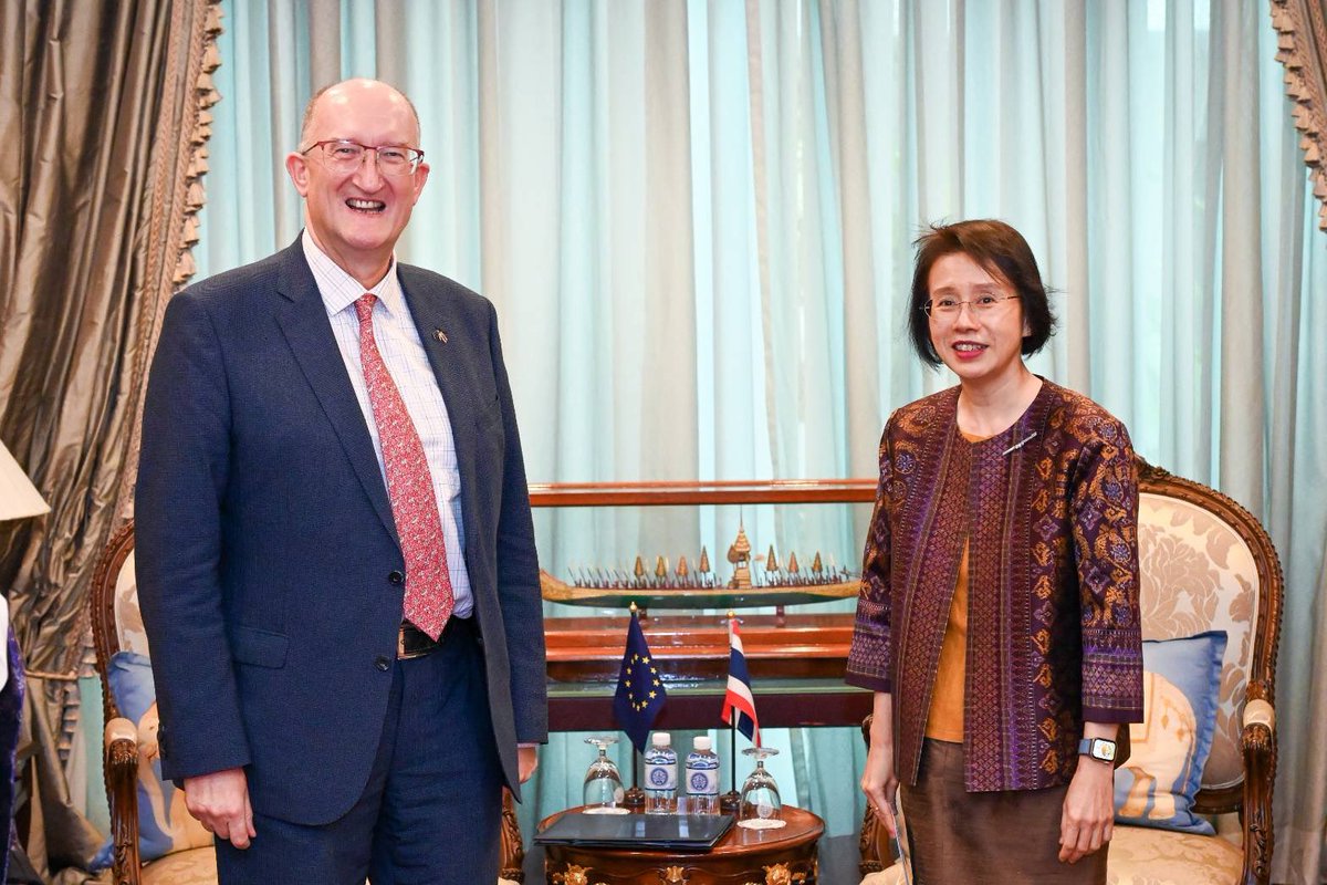 🇹🇭🇪🇺 PS Eksiri discussed with EU Amb. to Thailand @DavidDalyEU on combatting #IUU fishing, promoting sustainable fisheries, and livelihood of Thai fishermen. They also exchanged views on #Schengen visa exemption, TH-EU #FTA negotiations, and regional issues. (14 May 24)
