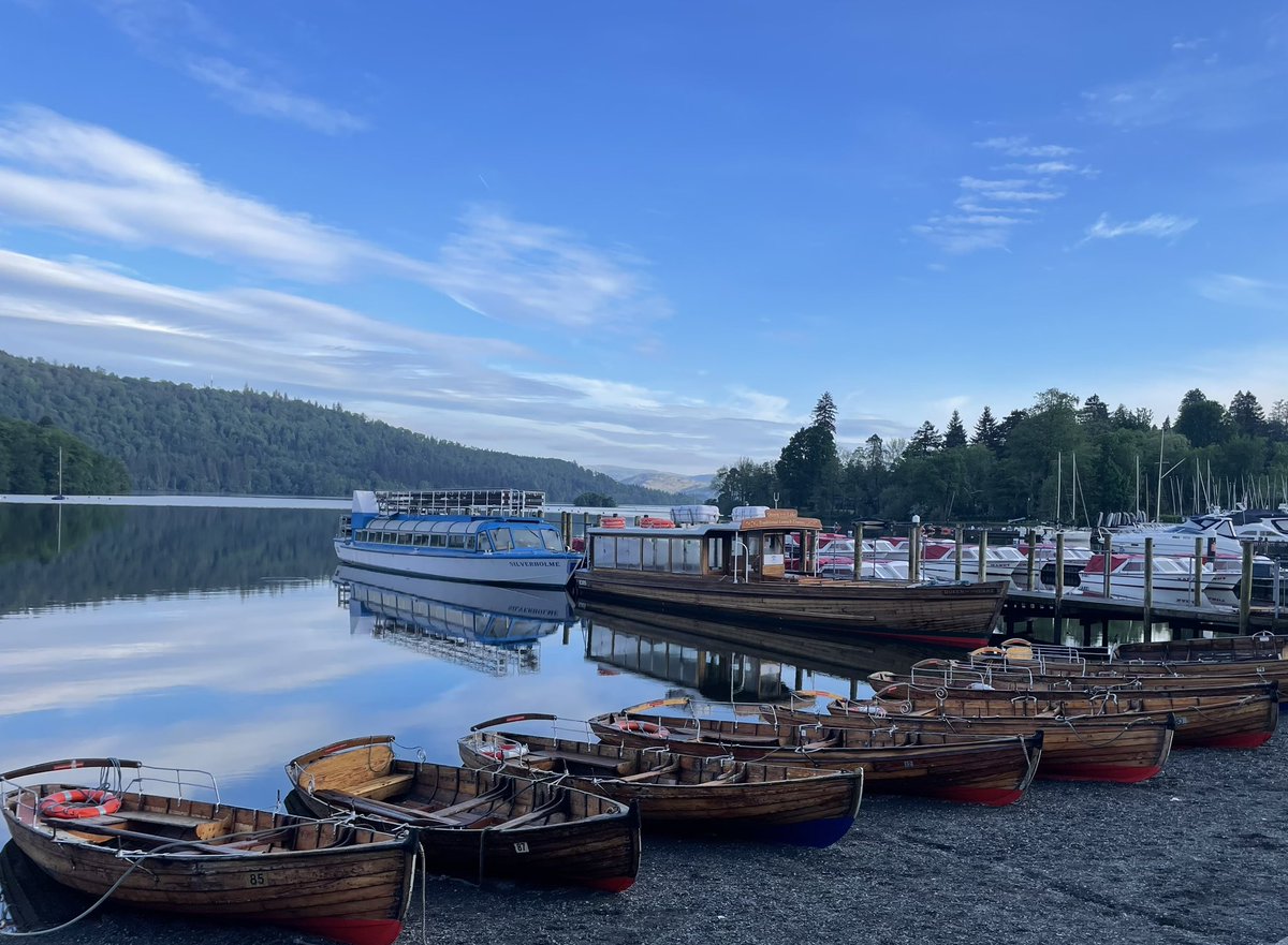 Day two of working in #Cumbria with <a href="/LawtoDoor/">#LawtoDoor</a>, the rain has gone and a walk down to the lake makes for a great start to the day. Happy Hump Day!