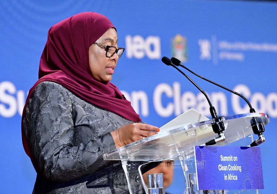 🗣 “Clean cooking is about a just #energytransition, and is also about positively impacting our people, our planet & our #environment.” Her Excellency Dr @SuluhuSamia the president of URT highlighting the need to drive the clean cooking agenda forward in Africa & beyond.