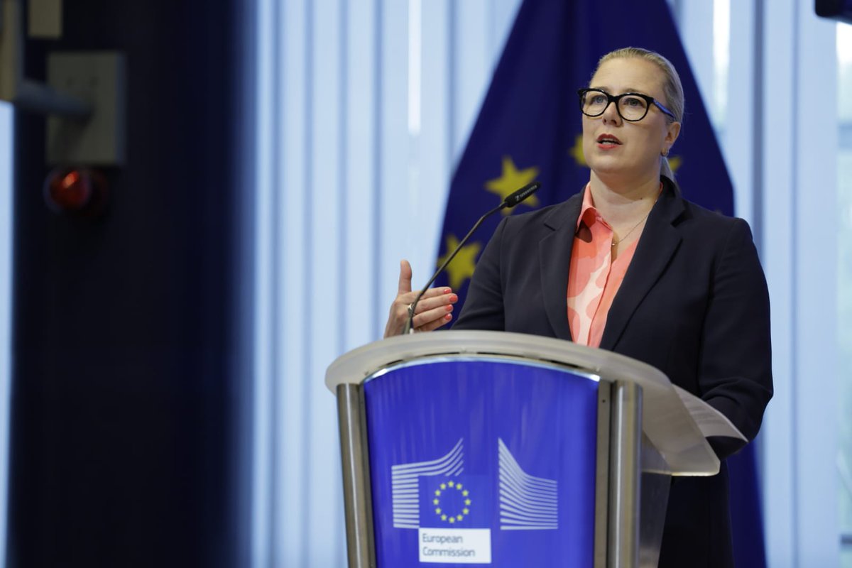 We start off the #IndigenousPeoplesDialogue as Commissioner @JuttaUrpilainen sets the tone: We are here to listen, learn, and act together, to ensure that the #Arctic remains a place where the environment is protected, cultures flourish, and communities thrive. #EUArcticForum