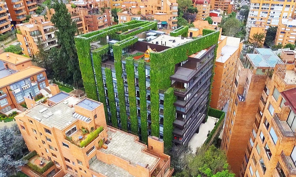 ¿Sabes que beneficios aportan las fachadas verdes a los edificios? hubs.la/Q02w7s3q0 #Arquitectura #Sostenibilidad