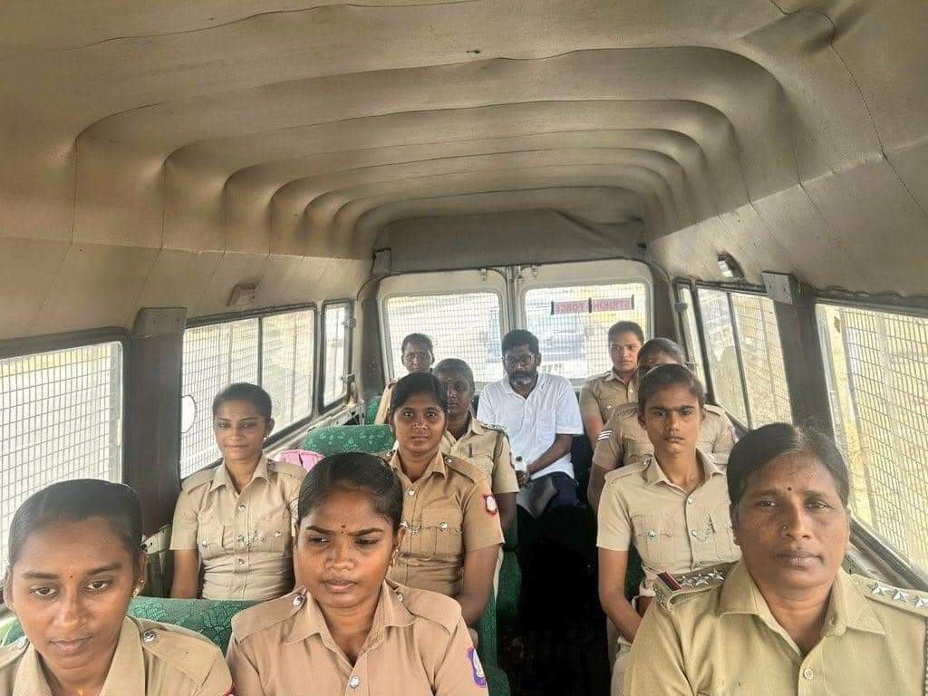 AddyVenu's tweet image. This picture shows how the narratives are set to suppress the voice of a whistleblower.

Wake Up and Speak Up!

#FelixGerald 
#IStandWithSavukkuShankar #SavukkuShankar 
#SavukkuShankarArrest
#SaveSavukkuShankar 
#SaveFelixGerald
#SavePressFreedom