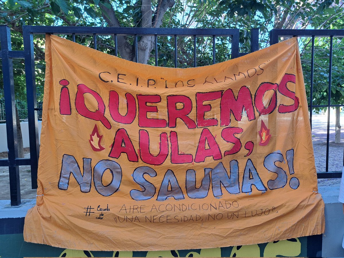 feccoormurcia's tweet photo. El AMPA del CEIP Los Álamos de Murcia inicia las protestas por la situación climática de su centro. https://t.co/hziOrtyNOP