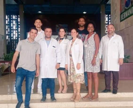 Comité UJC del insigne hospital Hermanos Ameijeiras, un grupo de jóvenes valiosos que conspiran acciones maravillosas para este verano. Nos vemos pronto! @UJCdeCuba #GenteQueTrabaja #GenteQueSuma ❤️😏