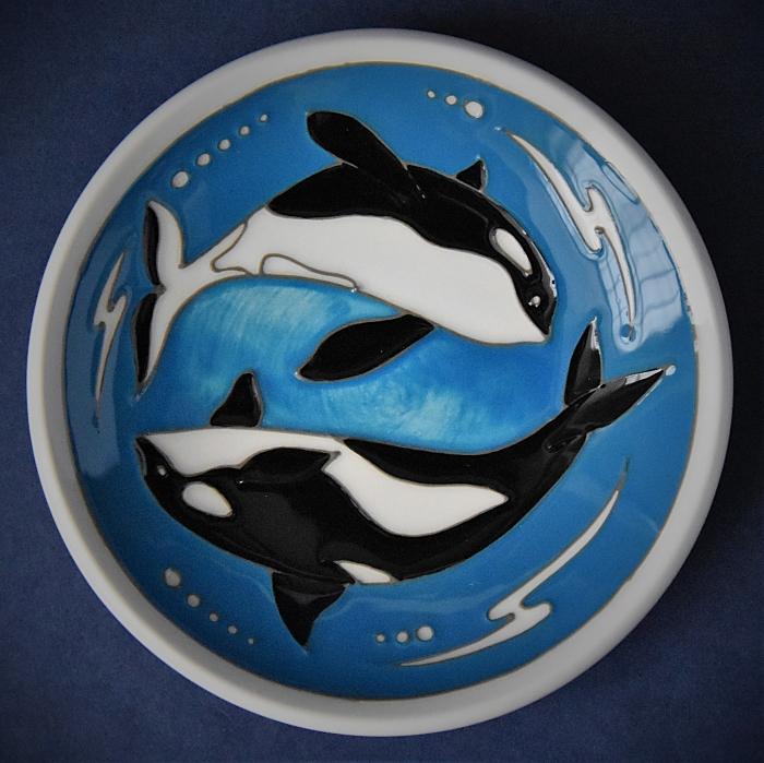 #MoorcroftPottery 780/4 Tray Orca Nicola Slaney
bwthornton.co.uk/moorcroft.php