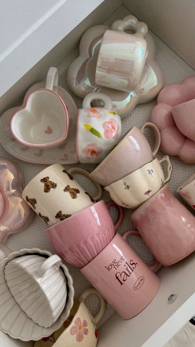 pink mugs