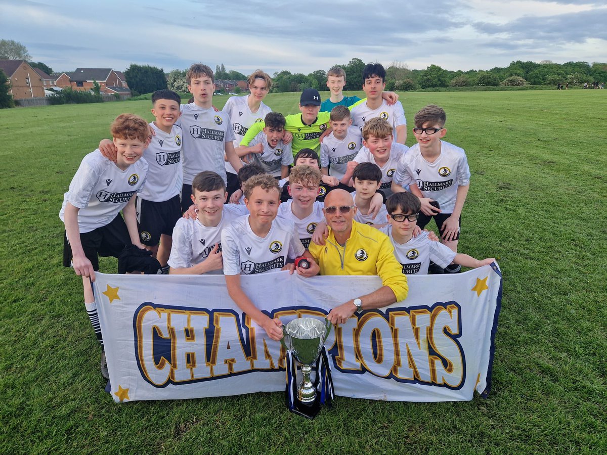 Amazing news for the Widnes Junior Section last night with not 1 but 2 of our teams securing League Titles, U13 Wildcats and U15 Rockets. Just reward for all their hard work this Season. Well done Kids & Coaches enjoy your Celebrations 🏆🏆⚽️