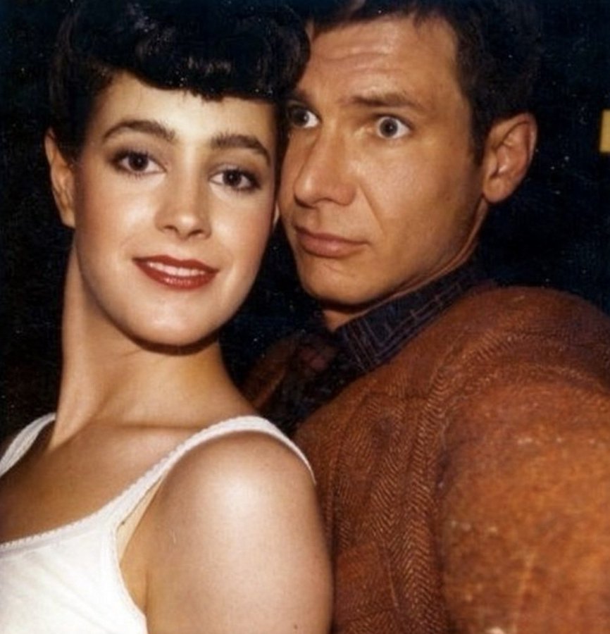 Sean Young and Harrison Ford on the set of BLADE RUNNER (1982).