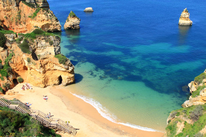 4⭐️ Portugal week with flights and breakfast for a steal 🇵🇹: Similar packages are up to £350 more 😮 Plus, we've seen the accommodation alone for almost £100 more... dlvr.it/T6vPVC