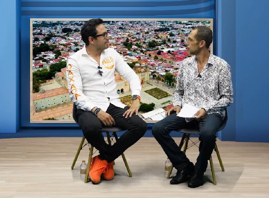 Alexxx137L's tweet photo. Ésto no te lo puedes perder, míralo
https://t.co/LB5uCKtkx5
@PabloPugaOax @movimientoCiudadano
Entrevista con #PabloPuga candidato a la presidencia municipal de Oaxaca de Juárez por el #PartidoMovimientoCiudadano.
#Oaxaca https://t.co/wFWR86byRe