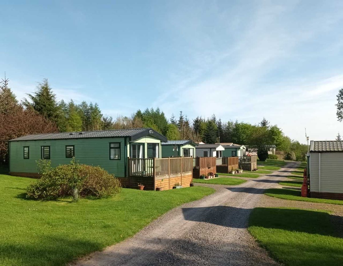 Situated amidst the stunning forests of 7 Stanes and Barhill, Glenearly Caravan and Camping Park is the perfect base for walking and biking adventures. 🐶 Welcomes dogs 🐾 weacceptpets.co.uk/dumfries/3114 #GlenearlyPark #Explore #Scotland #Outdoors #Adventure #DogFriendly #Scenic