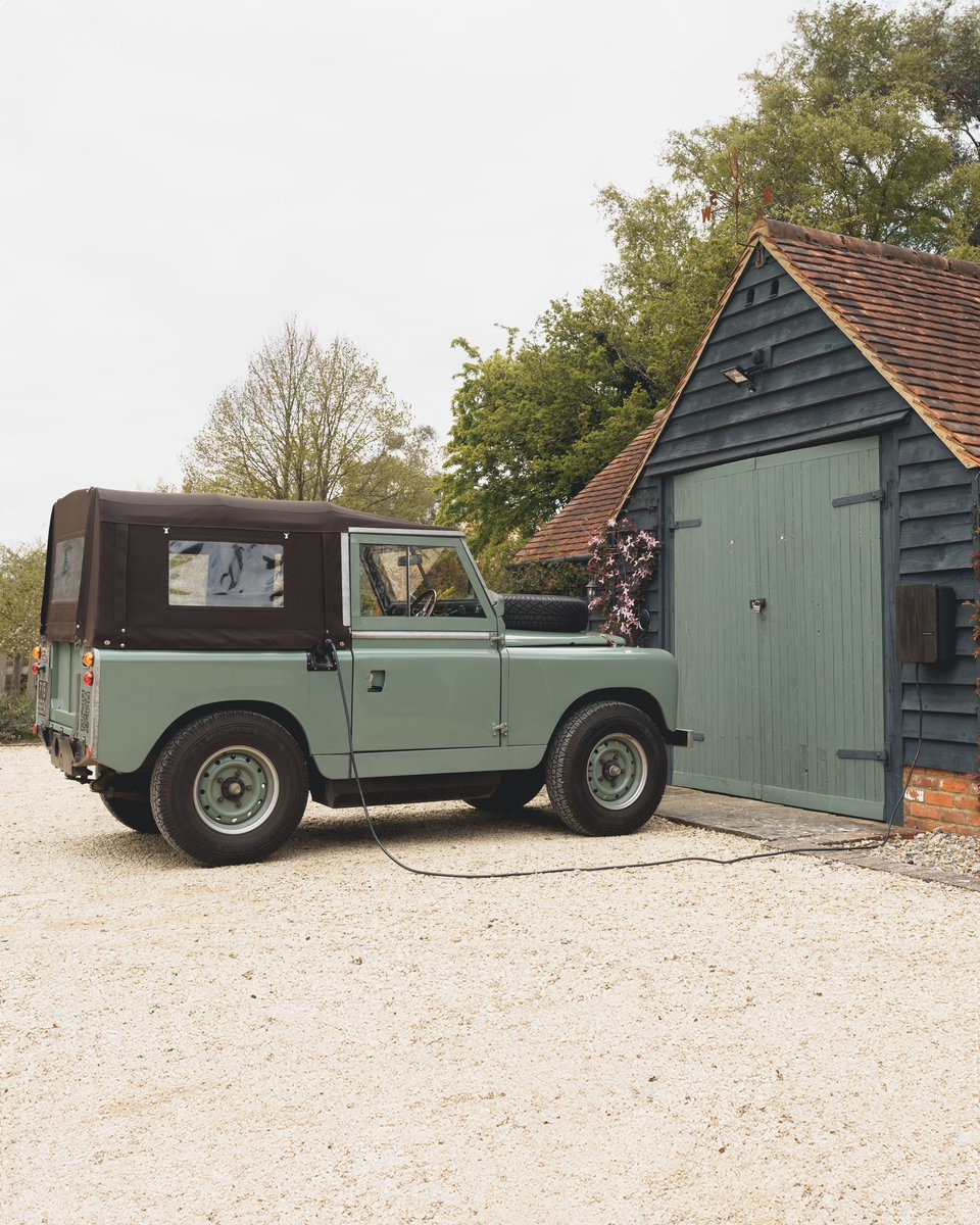 Everrati’s iconic Land Rover Series IIA, redefined and fully electrified for the 21st century, enjoying a quick recharge with <a href="/andersen_ev/">Andersen EV</a>; available in a range of new colourways and finish options that blend seamlessly with the process of beautifying charging.
#Everrati