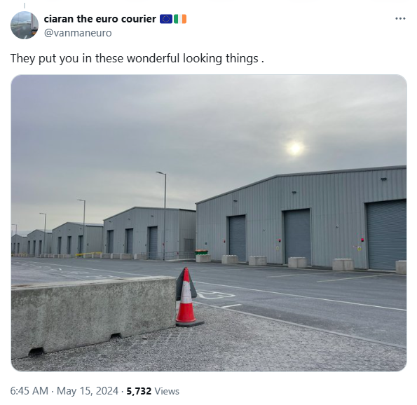 🧵Shocking reality of the Brexit inland border checks at Sevington, 22 miles from Dover.

The experience and facilities seem designed to be as intimidating, dehumanising and unpleasant as possible.

(Ciaran gave me permission to use his tweets.)

1/8