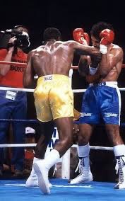 15th MAY 1987 - Evander Holyfield adds Rickey Parkey’s IBF cruiserweight belt to his WBA title with a 3rd round TKO

lw05boxing.blogspot.com/2017/12/the-re…

@holyfield