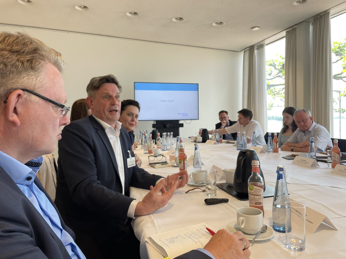 PL in Köln tweet media