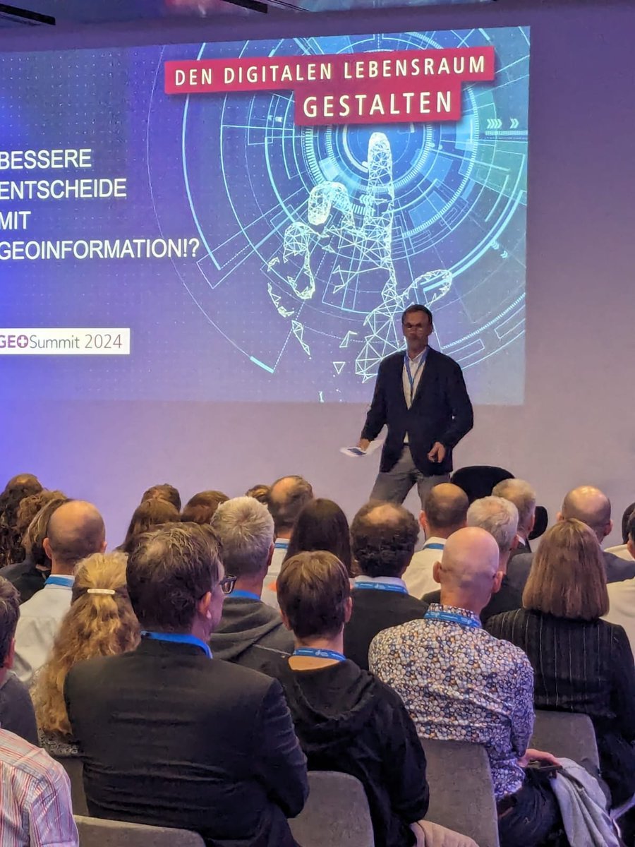 Der GEOSummit ist gestartet! 🎉 Mit dem spannenden Plenary mit Thomas H. Zurbuchen ist der Auftakt gemacht. 🚀

Viele Aussteller, tolle Vortragsblöcke und spannende Ideen und Eindrücke aus eigener Erfahrung warten auf uns.