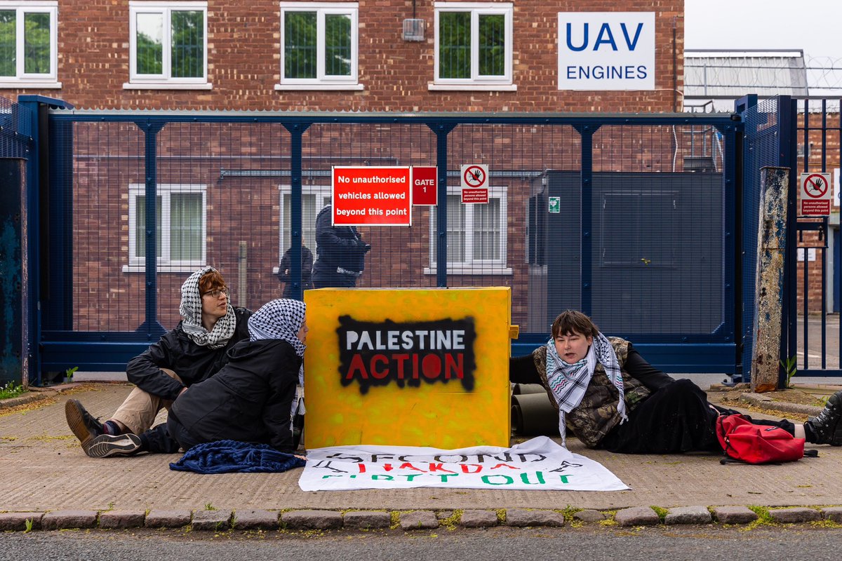 BREAKING: Palestine Action blockade all entrances into Elbit's UAV Engines Ltd, forcing the Israeli weapons factory to shut down on #Nakba76