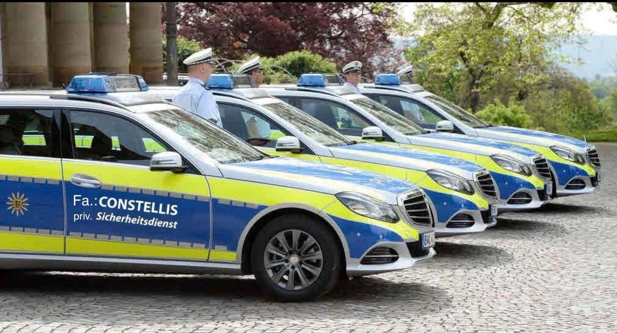 POLIZEI der BRD ist in Wirklichkeit ein privater Sicherheitsdienst unter der von Bayern beim EPMA als Wortmarke POLIZEI...

Alle Polizisten haben nur einen DIENSTausweis, keiner einen AMTSausweis. 

Sie sind keine Beamten sondern Bedienstete...
Es gibt keine Beamten...