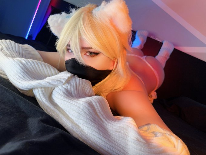 do you see something interesting honey?💕 https://t.co/xwlWYZJxLP