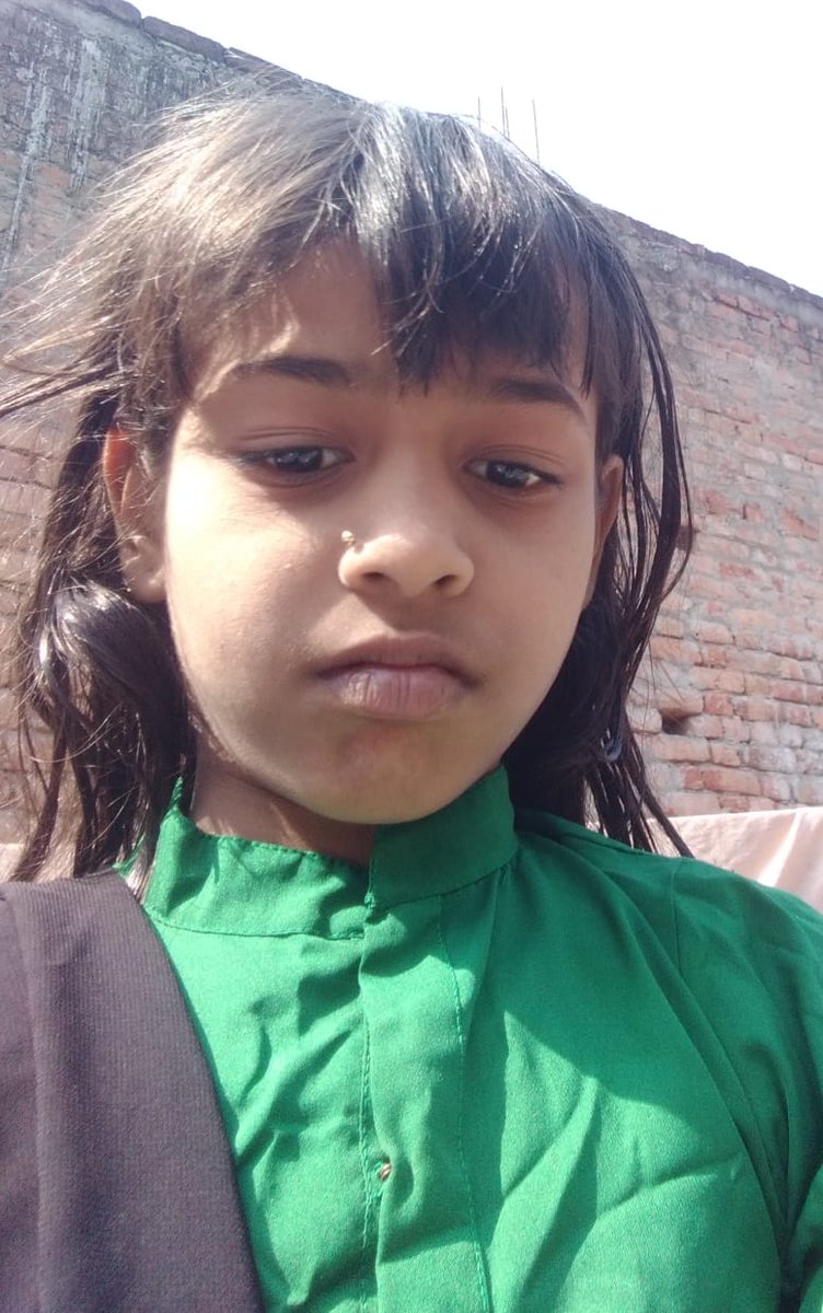 सिसवा बाजार के (नवका टोला की एक लड़की गायब हो गयी है )
कल दोपहर 11 से एक छोटी सी बच्ची 8 साल की थी अपने स्कूल से घर आ रही थी तो रास्ते मे से गायब हो गयी है 
जिसका नाम.. महक है उम्र 8 साल की है जिसको भी मिले ओ इस नंबर पर कॉल करे 
7080112866 / 9721858528
😭 @kushinagarpol