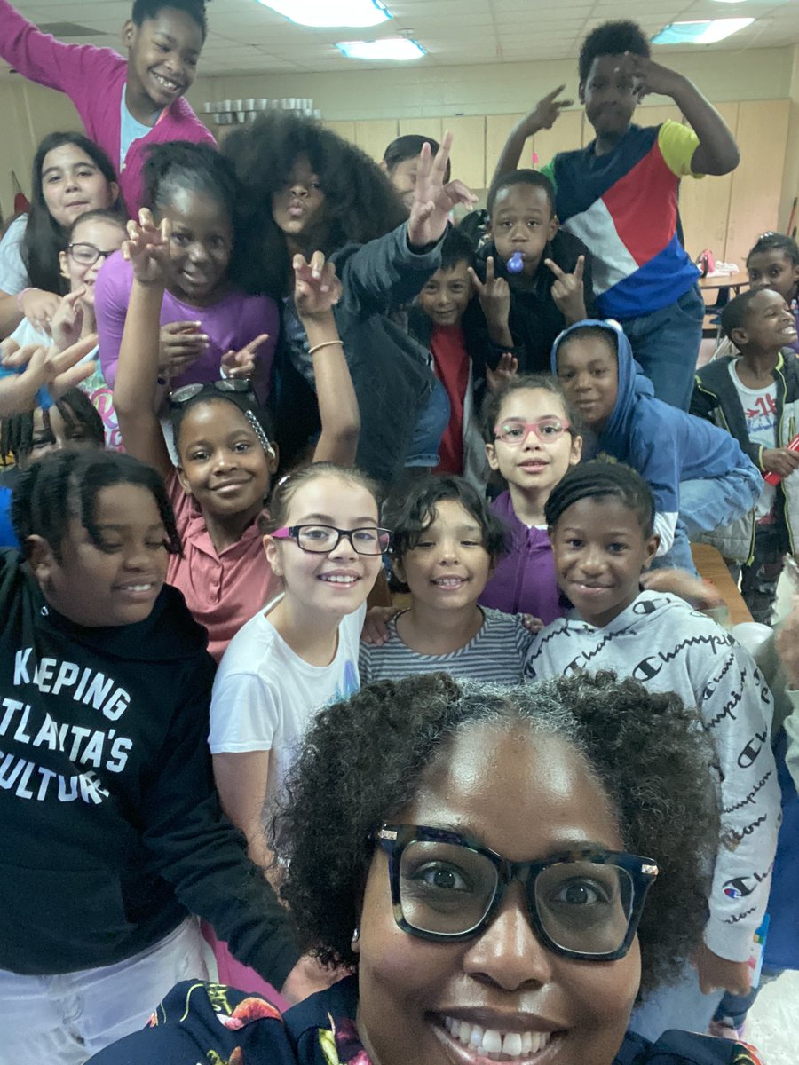 patterson_a1's tweet photo. Came to work to such a wonderful group of 3rd graders. I am so over joyed and thankful for this group of students. They planned me a birthday surprise party in which they did all by themselves. I am so thankful!! I love my 3rd graders😘😘 @CubsLeadingLady https://t.co/Tmo7bNsp5I