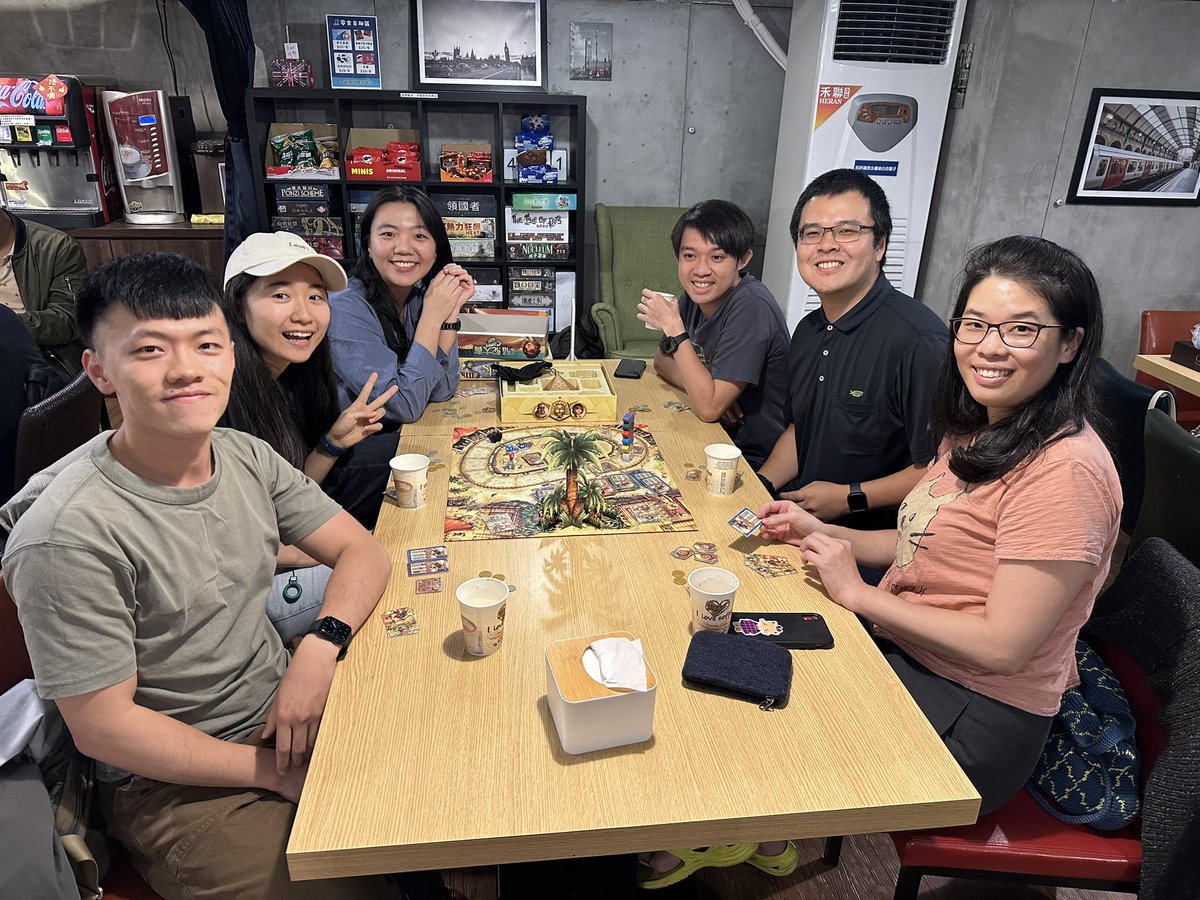 Tuesday Boardgames Night
Around 40 people showed up. 
Thank you very much for supporting. 
See you guys next time. 

 #boardgames #taiwan #taipei #friend #friendship #friends  #friendsforever  #台灣 #桌遊 #學英文 #英文 #外國人 #foreigners #台北  #語言交換 #遊戲  #興趣 #交友 #朋友