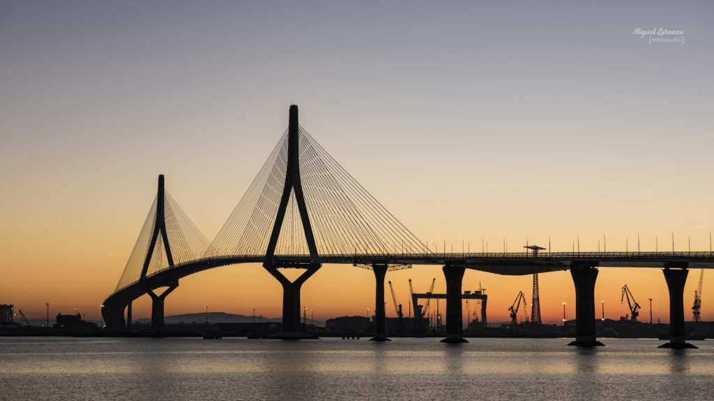 El pasado 12 de Abril falleció el ingeniero Javier Manterola Armisén. La mejor manera de recordarlo es traer aquí algunas de sus mejores obras, que muestran una potente imaginación estructural, increible lógica constructiva y grandes recursos formales.