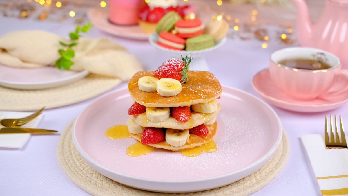 Every bite is a piece of heaven! Come and try our American pancake today 🥞🍓🍌

#pancake #morningmotivation #sweettooth #loveconcerto #londonfoodie