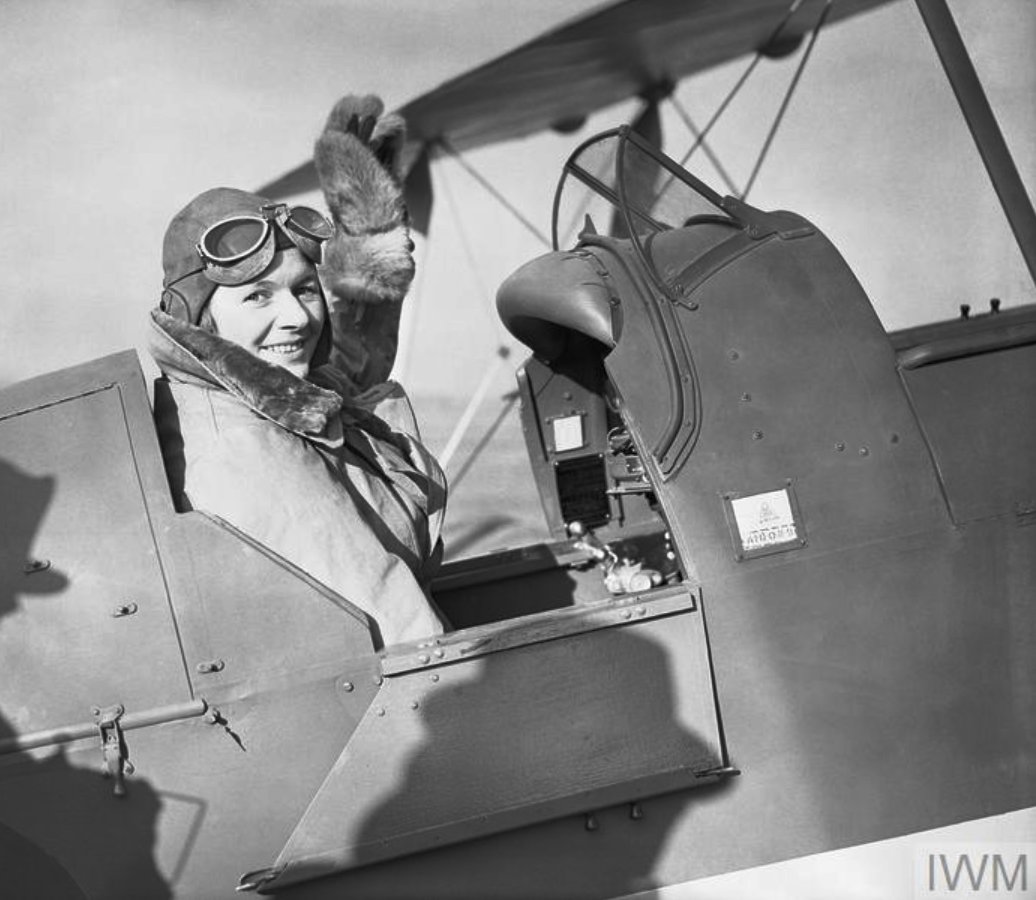 Pauline Gower, Commandant of the Air Transport Auxiliary Women's Section, waving from the cockpit of a de Havilland Tiger Moth at Hatfield, Hertfordshire, before a delivery flight, January 1940.✈️

Source: © IWM (C 380)
#warhistory #WW2