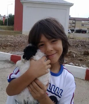 enastaenistera's tweet photo. Twit atanlara ceza vermek için can atan hakimler 6 ayrı suçtan (biri de kasten adam yaralama) dosyası olan potansiyel katili serbest bırakıyor, adalete zerre  güvenim kalmadı bu ülkede…

 #AtaEmreAkman https://t.co/mRS8olOPQc